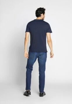 Pier One 4 PACK - T-Shirt Basic - Black/white/blue 10 Pier One 4 PACK - T-Shirt Basic - Black/white/blue -Pier One 0ca3960a59ed4451aec4ebc371a3d206