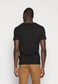 Pier One 5 PACK - T-Shirt Basic - White/blue/black 11 Pier One 5 PACK - T-Shirt Basic - White/blue/black -Pier One 577e250ad0624377b57eabcac8149891