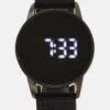 Pier One Digitaluhr - Black 2 Pier One Digitaluhr - Black -Pier One 650f6ba036ce44c0891640750dd898ae