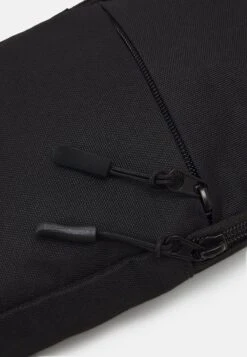 Pier One Gürteltasche - Black 12 Pier One Gürteltasche - Black -Pier One dab56f0d9f6a4e8f95ff10ff87072d05