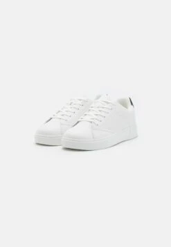 Pier One UNISEX - Sneaker Low - White -Pier One e56f5cb38e914c25adbd375aedd2e023